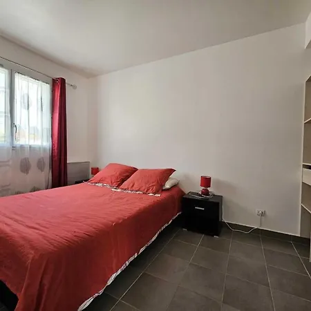 Confortable Et Spacieuse, Ideal Pour 8 Personnes - Fr-1-476-245 بيت للعطل *